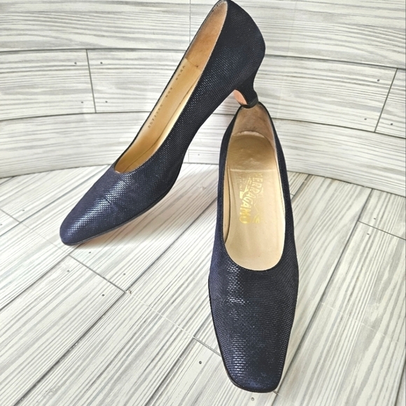 Salvatore Ferragamo Striped Suede Almond Toe Kitten Heels in Midnight Size 8.5 - Picture 1 of 12